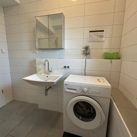 Monteur -sowie In Gruenberg, Nahe Giessen Appartement