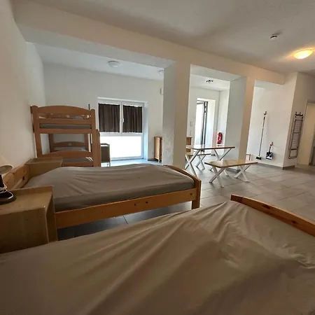 Monteur -sowie In Gruenberg, Nahe Giessen Apartment