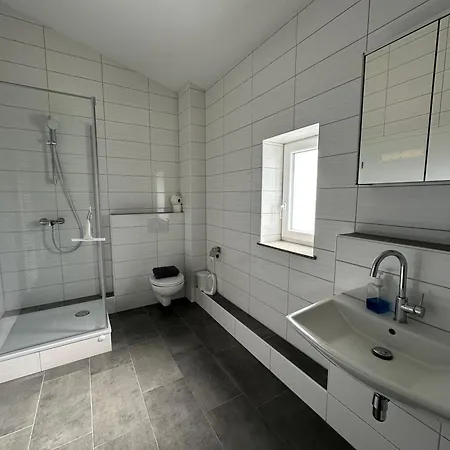 Monteur -sowie In Gruenberg, Nahe Giessen *