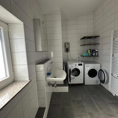 Monteur -sowie In Gruenberg, Nahe Giessen Gruenberg