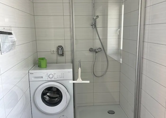 Monteur -sowie In Gruenberg, Nahe Giessen *