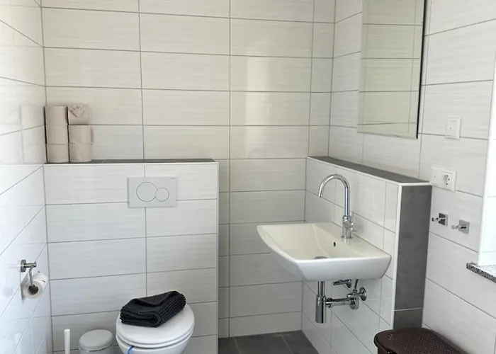 Monteur -sowie In Gruenberg, Nahe Giessen * Gruenberg