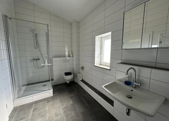 Monteur -sowie In Gruenberg, Nahe Giessen *